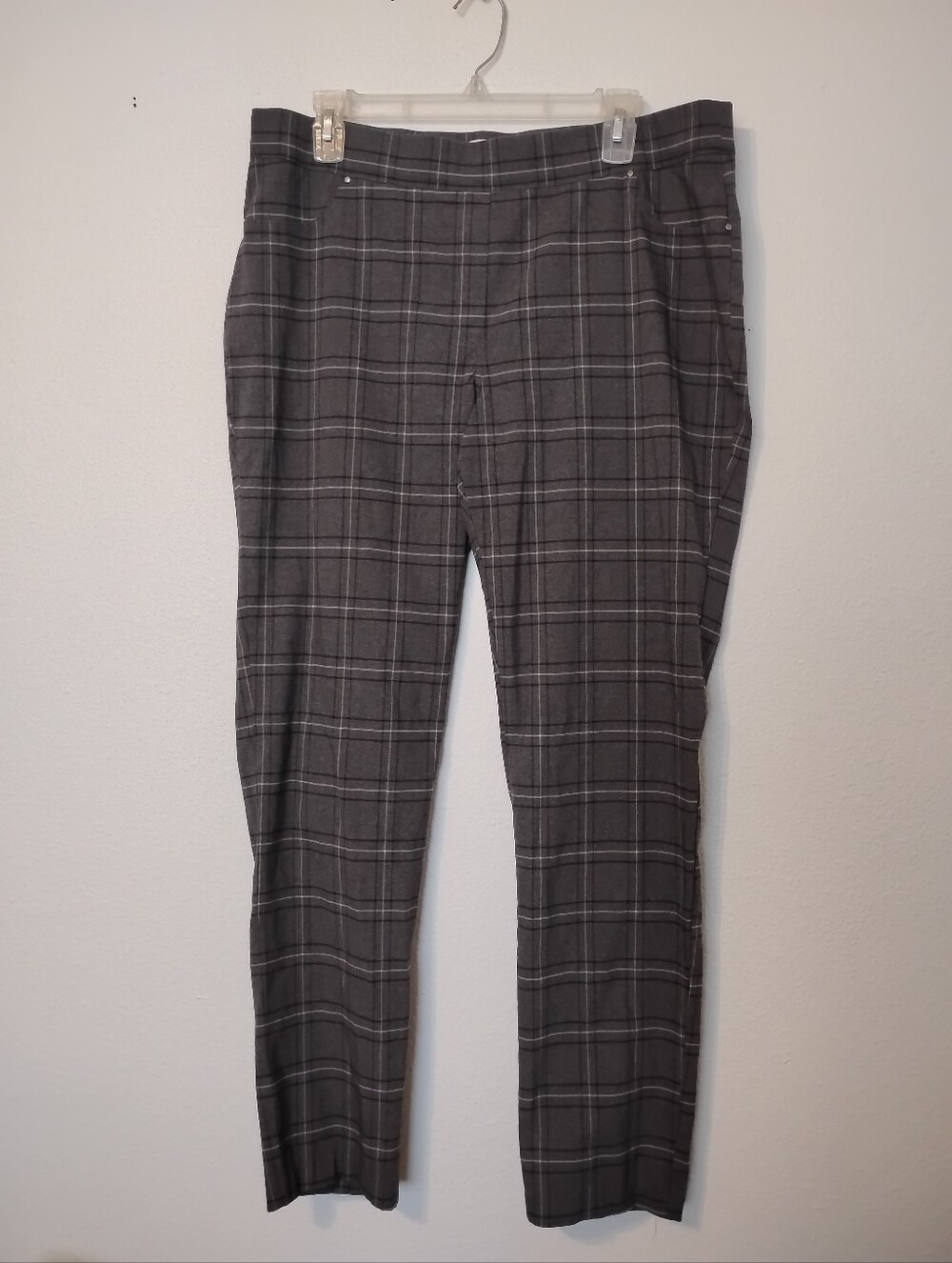 89th & Madison Plaid Pants